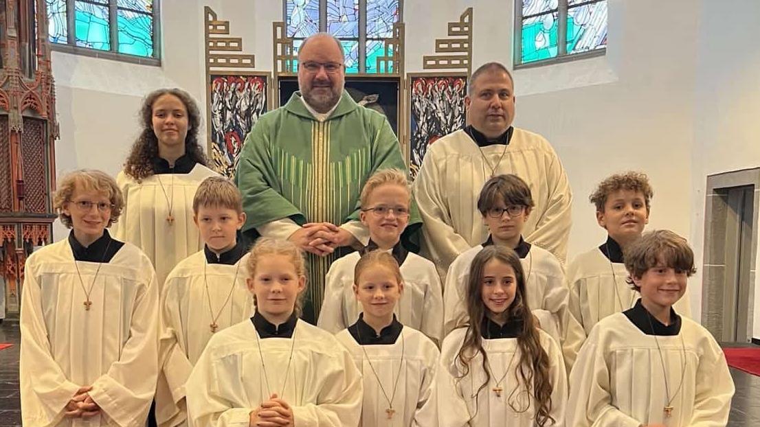 neue Messdiener in St. Clemens